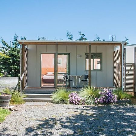 Martinborough Top 10 Holiday Park Dış mekan fotoğraf