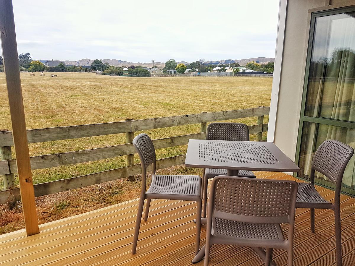 Martinborough Top 10 Holiday Park Dış mekan fotoğraf